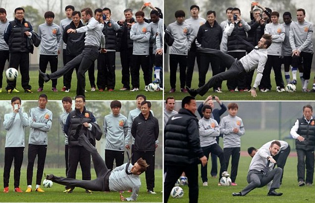 Beckham Pamer Tendangan Bebas, Ups.. Malah Terpeleset